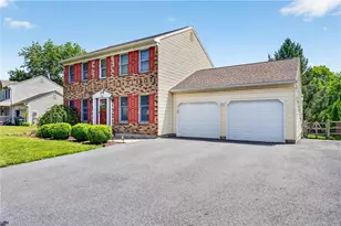 175 E Beil Ave, Nazareth Boro, PA 18064 - Photo 3
