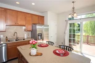 8608 Mayfair Ct, Upper Macungie Township, PA 18031 - Photo 11