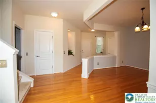 8608 Mayfair Ct, Upper Macungie Township, PA 18031 - Photo 5
