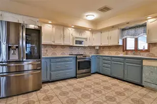 1187 E 4th St, Bethlehem City, PA 18015 - Photo 5