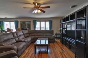 1187 E 4th St, Bethlehem City, PA 18015 - Photo 3