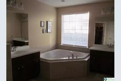 1822 Hemming Way, South Whitehall Township, PA 18104 - Photo 5
