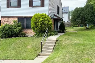 1726 Saratoga Ct, South Whitehall Township, PA 18104 - Photo 1