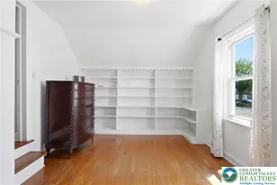 2215 E Pennsylvania St, Allentown City, PA 18109 - Photo 3