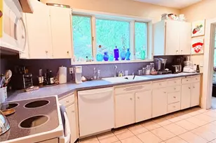 377 Shawnee Dr, Easton, PA 18042 - Photo 9