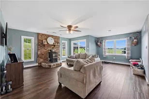 9868 Stagecoach Rd, Albany Twp, PA 19529 - Photo 7