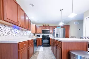 611 Lehigh Gap St, Walnutport Boro, PA 18088 - Photo 9