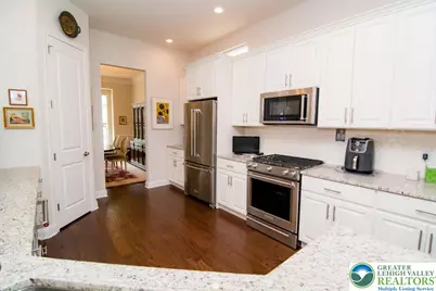 4068 Rutz, South Whitehall Township, PA 18104 - Photo 5