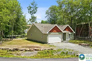 3111 Briarwood Dr, Coolbaugh Twp, PA 18466 - Photo 1