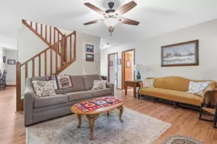 110 Woodmont Cir, Greentown, PA 18426 - Photo 13