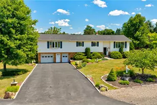 3520 Sunset Cir, Polk Twp, PA 18058 - Photo 3