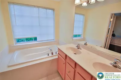 5293 Chandler Way, South Whitehall Township, PA 18069 - Photo 17