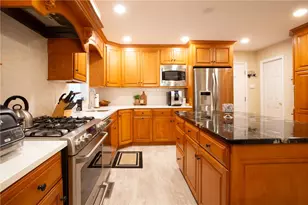 153 Silo Cir, Upper Nazareth, PA 18064 - Photo 5