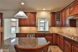 4704 Reston Dr, Easton, PA 18040 - Photo 9