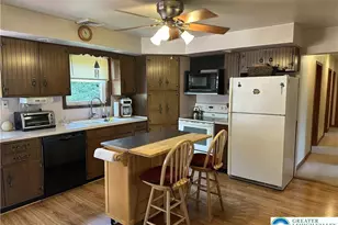 556 Walnut Dr, Lehigh Township, PA 18067 - Photo 5