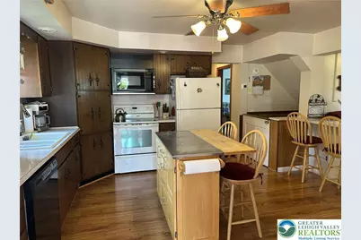 556 Walnut Drive, Lehigh Township, PA 18067 - Photo 7