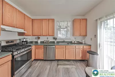 8100 W Cross Creek Circle, Upper Macungie Township, PA 18031 - Photo 17