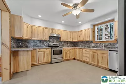 43 E Phillips Street, Coaldale Boro, PA 18218 - Photo 11