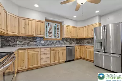 43 E Phillips Street, Coaldale Boro, PA 18218 - Photo 13