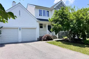 966 Hollow Ct, South Whitehall Township, PA 18104 - Photo 1