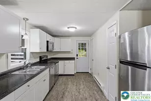 706 Foxtown Hill Rd, Stroudsburg, PA 18360 - Photo 3