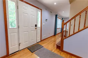 154 Bishop Cir, Penn Forrest, PA 18210 - Photo 3