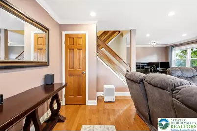8 Lincoln Place, Whitehall Township, PA 18052 - Photo 5