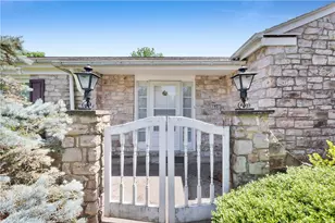 1901 Saucon Ln, Lower Saucon Township, PA 18015 - Photo 3