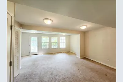 1073 Sparrow Way, Upper Macungie Township, PA 18031 - Photo 3
