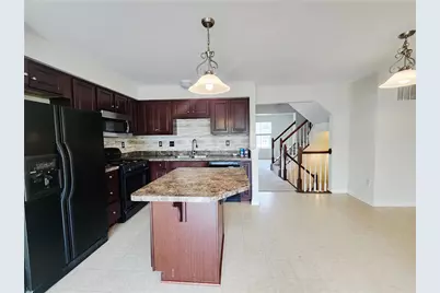1073 Sparrow Way, Upper Macungie Township, PA 18031 - Photo 5