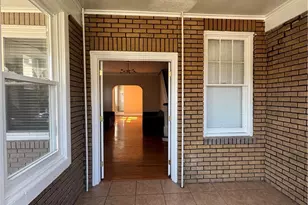 208 S 16th St, Allentown City, PA 18102 - Photo 3
