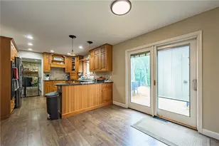 4620 Hale Ln, Emmaus Boro, PA 18049 - Photo 7