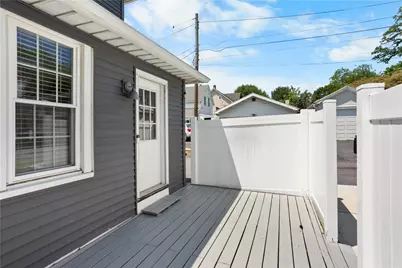 27 E Chestnut Street, Nazareth Boro, PA 18064 - Photo 3