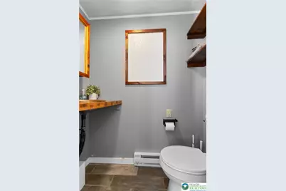 27 E Chestnut Street, Nazareth Boro, PA 18064 - Photo 9