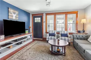 27 E Chestnut St, Nazareth Boro, PA 18064 - Photo 5