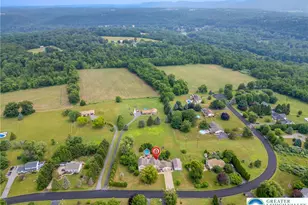210 Frutchey Ct, Upper Mt Bethel Twp, PA 18343 - Photo 5