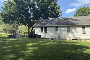 7822 N Delaware Dr, Lower Mt Bethel Twp, PA 18013 - Photo 5