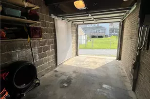 825 S 24th St, Wilson Boro, PA 18042 - Photo 17