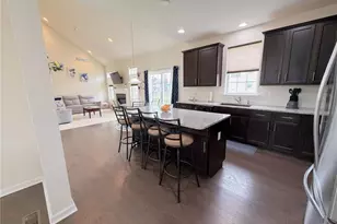 943 Swallow Tail Ln, Upper Macungie Township, PA 18031 - Photo 7