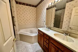 2757 Terrwood Dr E, Macungie Boro, PA 18062 - Photo 21