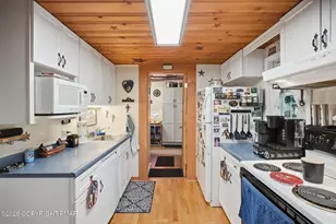 910 Laurel St, Jim Thorpe, PA 18229 - Photo 21
