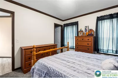 226 Greenbriar Drive S, Allen Township, PA 18014 - Photo 9
