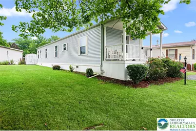 226 Greenbriar Drive S, Allen Township, PA 18014 - Photo 3