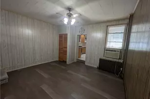 1005 Seneca St, Fountain Hill Boro, PA 18015 - Photo 5