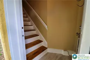 526 Prospect Ave, Bethlehem City, PA 18018 - Photo 3