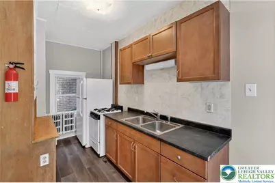 265 E Bertsch Street, Lansford, PA 18232 - Photo 7