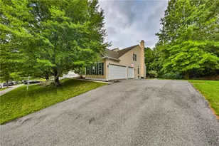 138 Clover Hollow Rd, Palmer Twp, PA 18045 - Photo 3