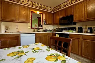 324 W 2nd St, Alburtis Boro, PA 18011 - Photo 11