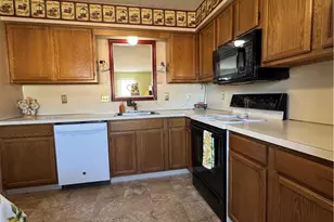 324 W 2nd St, Alburtis Boro, PA 18011 - Photo 13