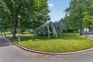 1665 Lamplighter Dr, Lower Macungie Township, PA 18062 - Photo 23